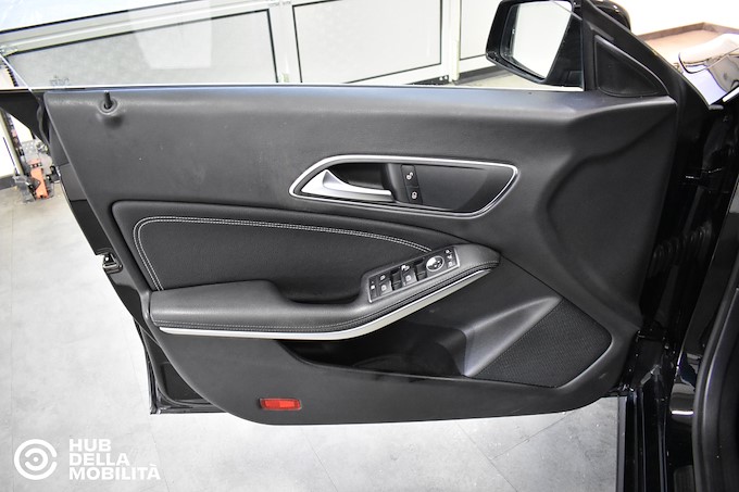 MERCEDES-BENZ CLA 180 d S.W. Automatic Sport